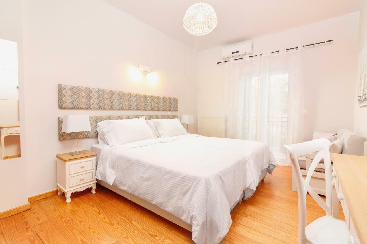 Charming And Comfy House Agia Marina Exterior foto